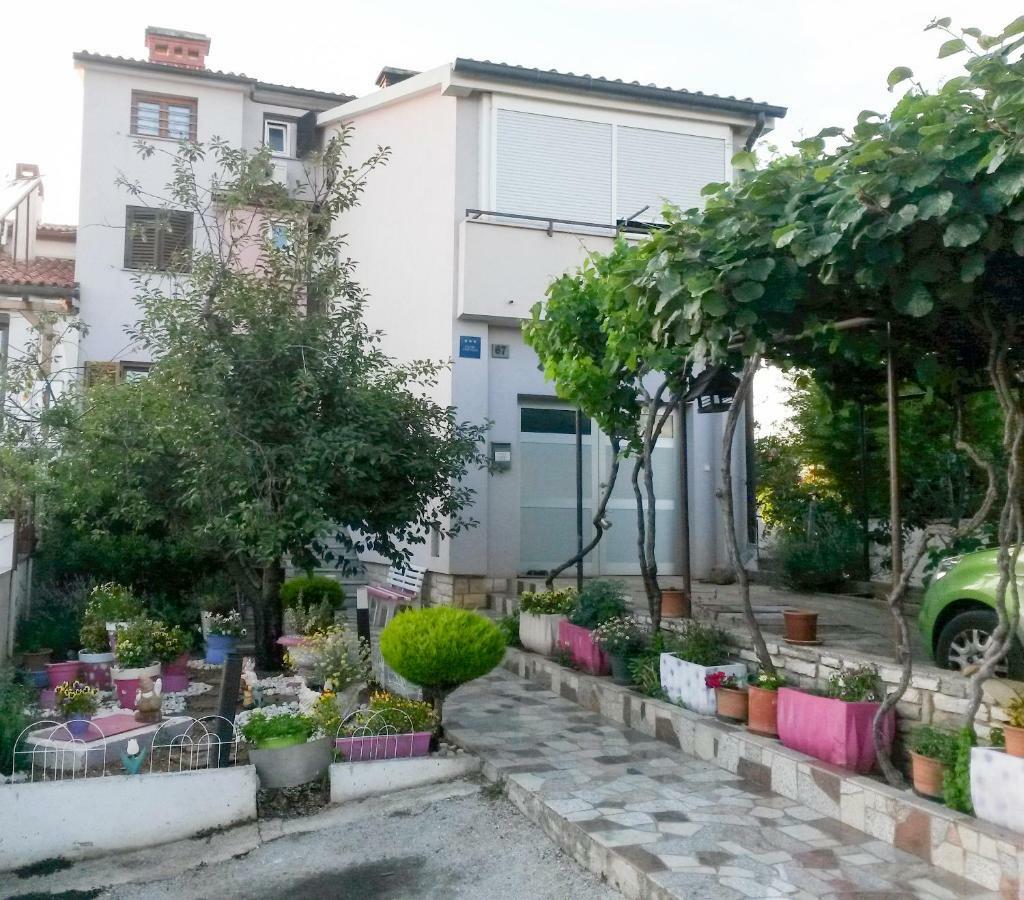 שטיניאן Apartments Zufic מראה חיצוני תמונה